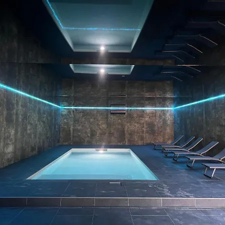 400m2 Piscine Interieure Tres Calme *