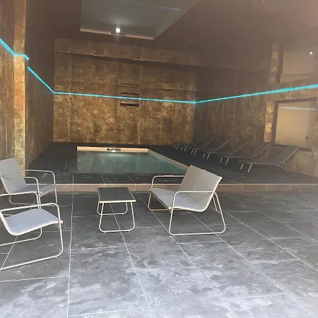 400m2 Piscine Interieure Tres Calme Agde