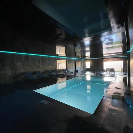 Villa 400m2 Piscine Interieure Tres Calme *