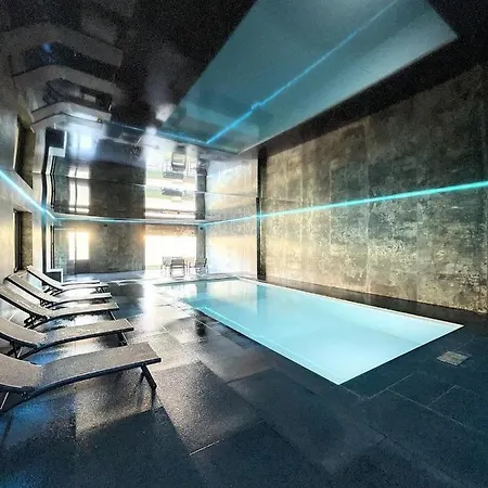 400m2 Piscine Interieure Tres Calme *