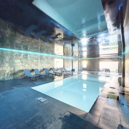 400m2 Piscine Interieure Tres Calme *