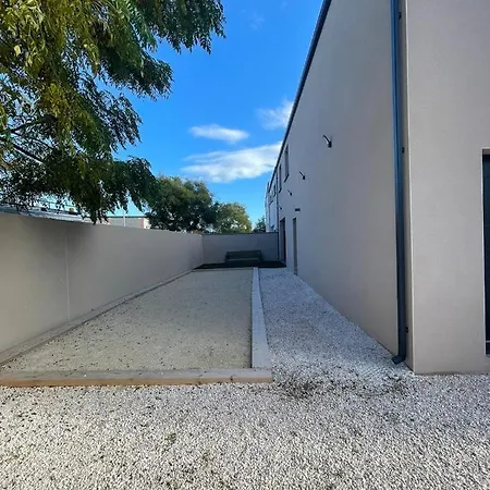 400m2 Piscine Interieure Tres Calme Agde
